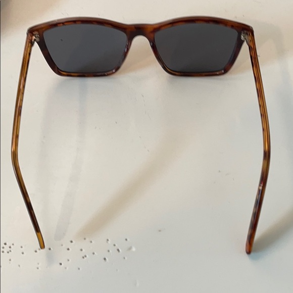 Two tone square rectangular sunglasses: - Picture 2 of 2